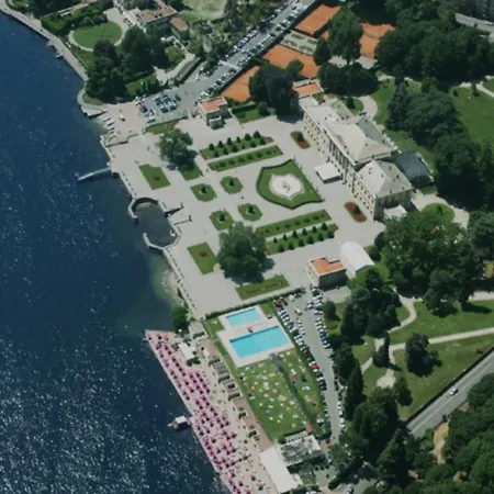 Flat In Near To The * Como