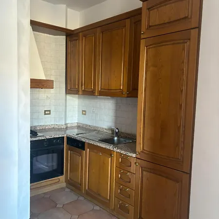 Flat In Near To The * Como