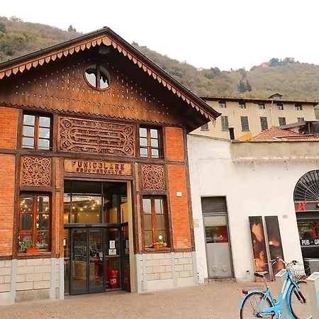 Flat In Near To The Como
